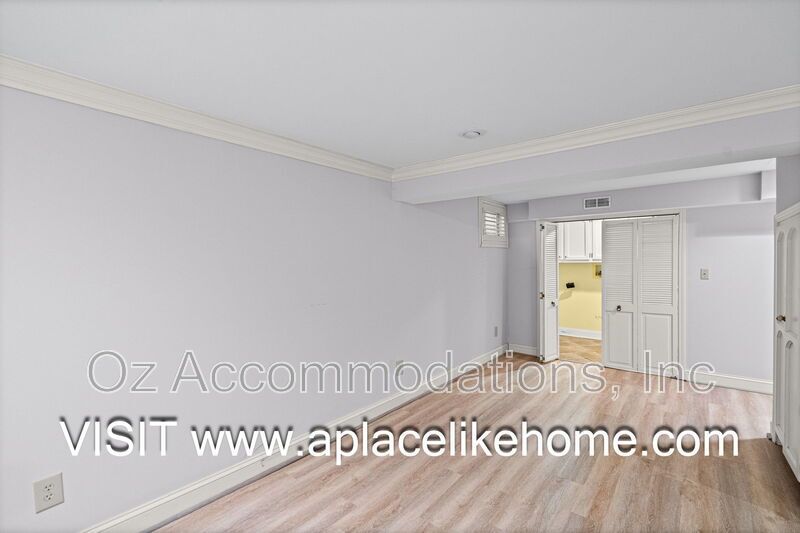Beautifully Updated home in prestigious Huntington Farms property image