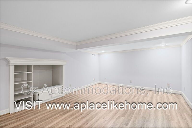 Beautifully Updated home in prestigious Huntington Farms property image