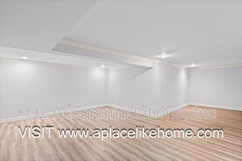 Beautifully Updated home in prestigious Huntington Farms property image