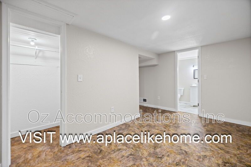 3BR/3BA Half Duplex in Grandview – Spacious Layout & HOA-Included Amenities property image