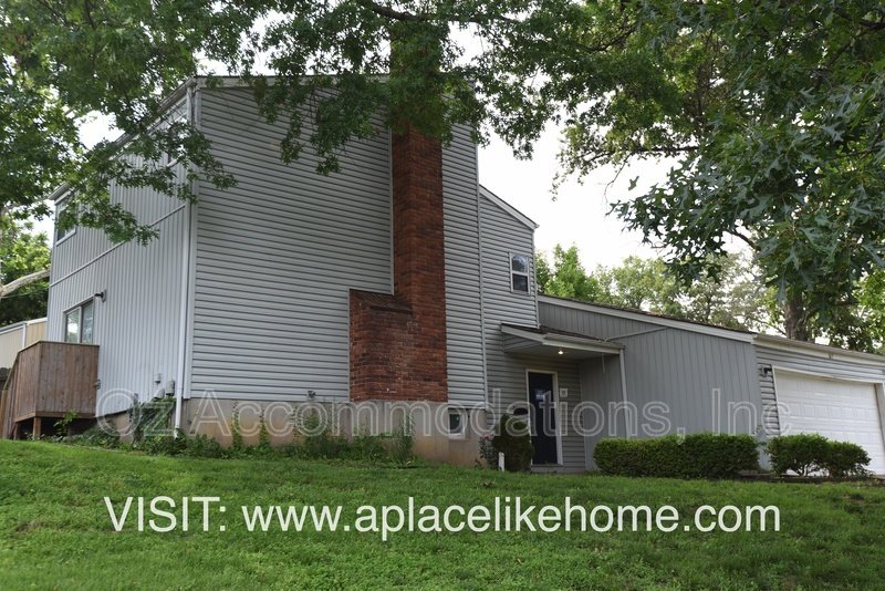 1617 E 97th St property image
