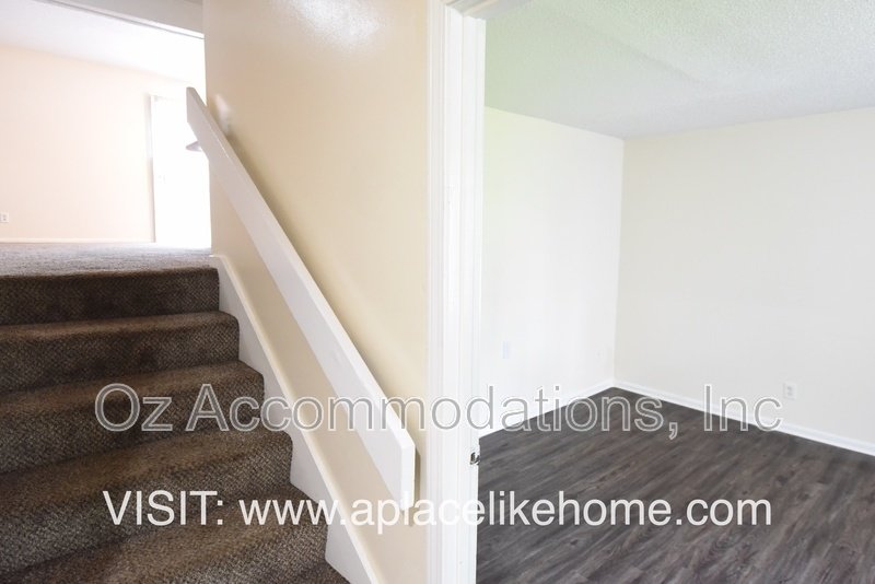 1617 E 97th St property image