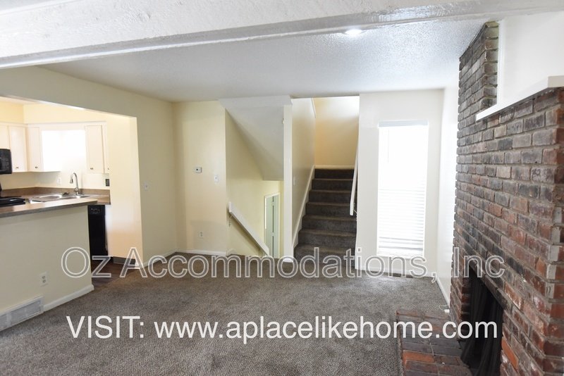 1617 E 97th St property image