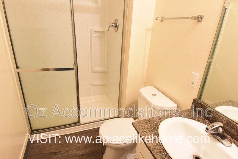 1617 E 97th St property image