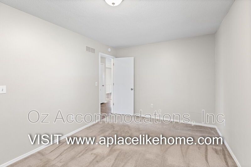 AVAILABLE NOW! 204 Bedford St. Gardner, KS 66030 property image