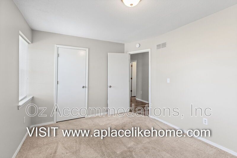 AVAILABLE NOW! 204 Bedford St. Gardner, KS 66030 property image