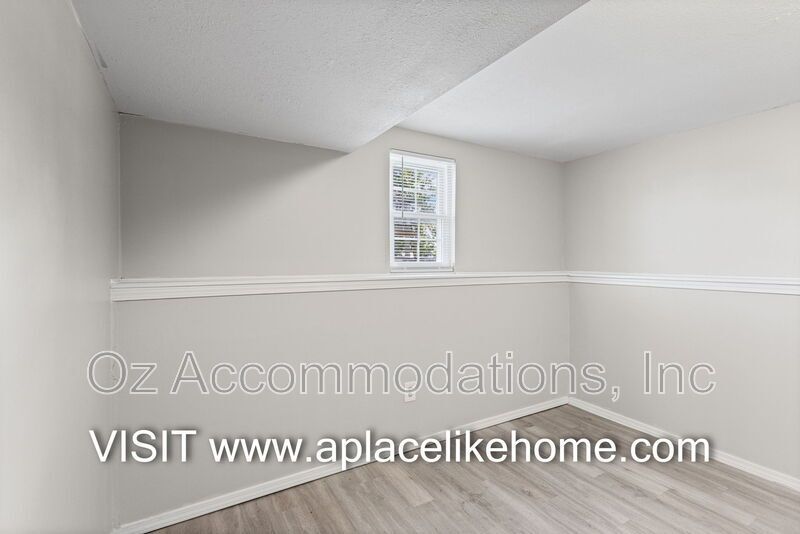 AVAILABLE NOW! 204 Bedford St. Gardner, KS 66030 property image