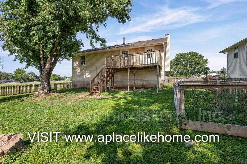 AVAILABLE NOW! 204 Bedford St. Gardner, KS 66030 property image