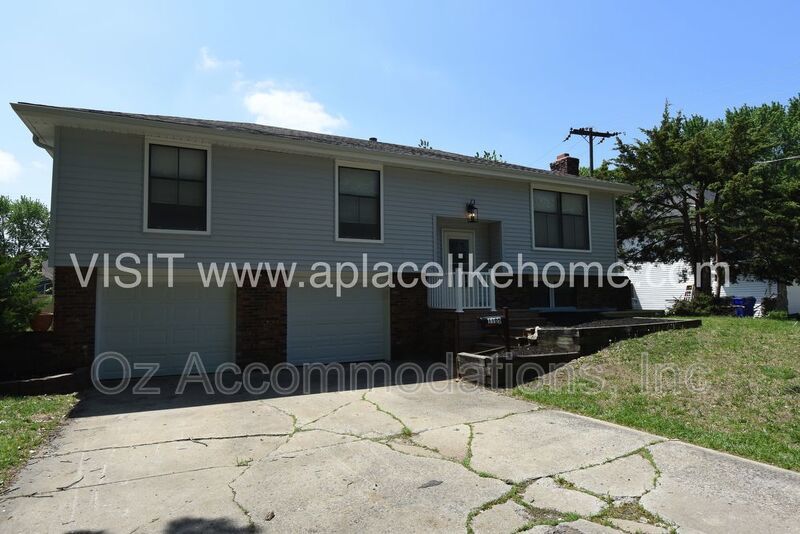 COMING SOON!! 1105 W Elm Ter Olathe, KS 66061 property image