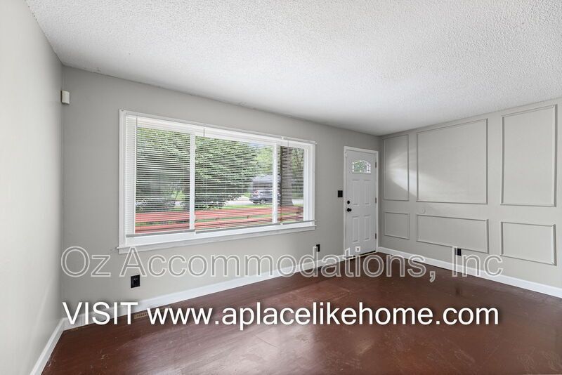 8201 E 110th St property image
