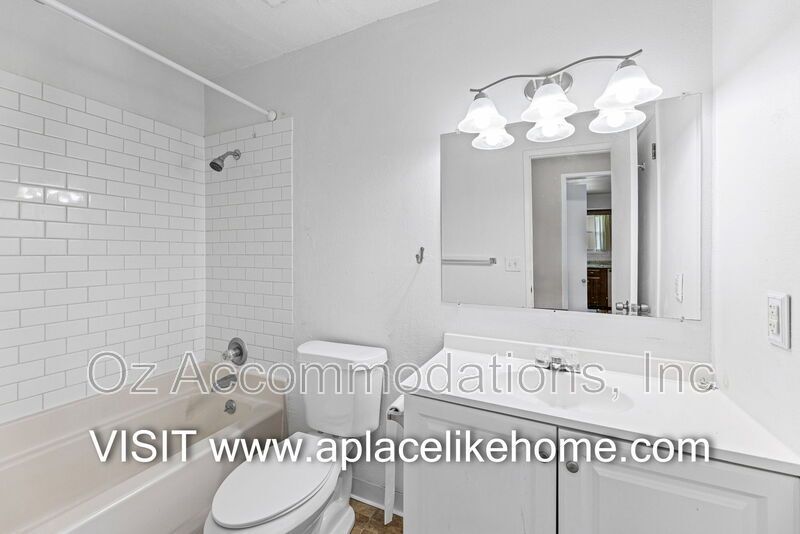1428 NW 64th Terr, Kansas City, MO  64118 property image