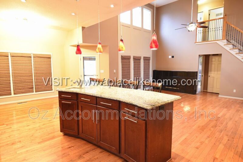 AVAILABLE NOW! 1140 SW Huntington Dr Blue Springs, MO 64015 property image
