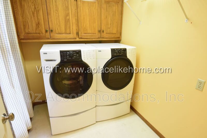 AVAILABLE NOW! 1140 SW Huntington Dr Blue Springs, MO 64015 property image