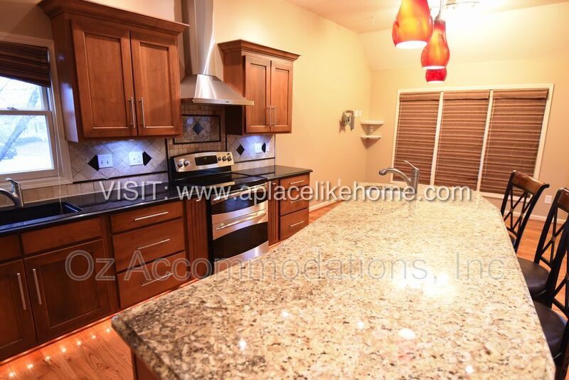 AVAILABLE NOW! 1140 SW Huntington Dr Blue Springs, MO 64015 property image