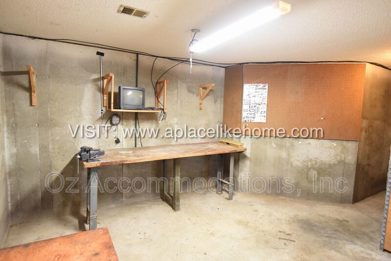 AVAILABLE NOW! 1140 SW Huntington Dr Blue Springs, MO 64015 property image