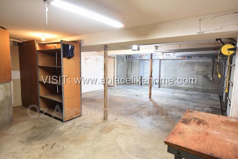 AVAILABLE NOW! 1140 SW Huntington Dr Blue Springs, MO 64015 property image
