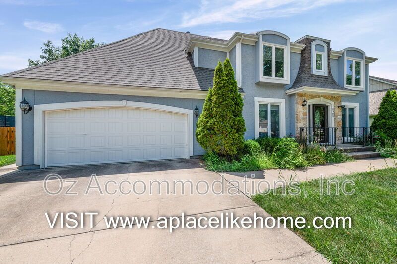 Spacious 4-Bedroom Home in Overland Park property image