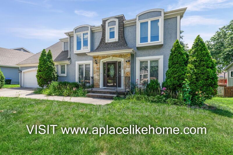 Spacious 4-Bedroom Home in Overland Park property image