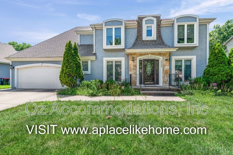 Spacious 4-Bedroom Home in Overland Park property image