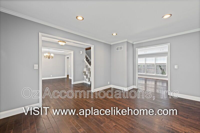 Spacious 4-Bedroom Home in Overland Park property image