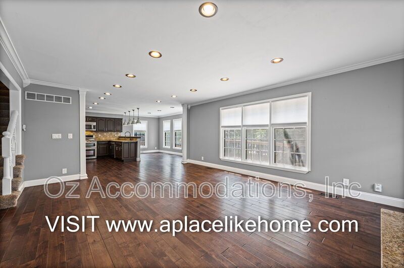 Spacious 4-Bedroom Home in Overland Park property image