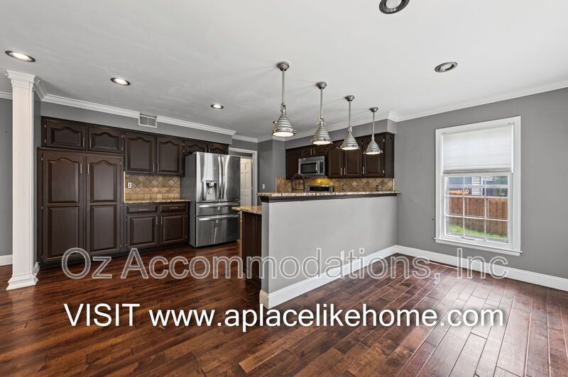 Spacious 4-Bedroom Home in Overland Park property image