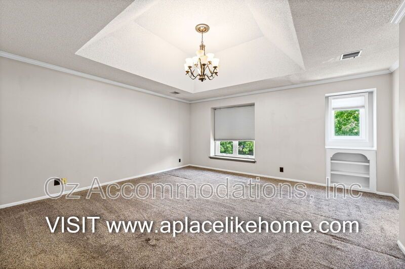 Spacious 4-Bedroom Home in Overland Park property image