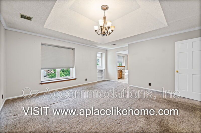 Spacious 4-Bedroom Home in Overland Park property image