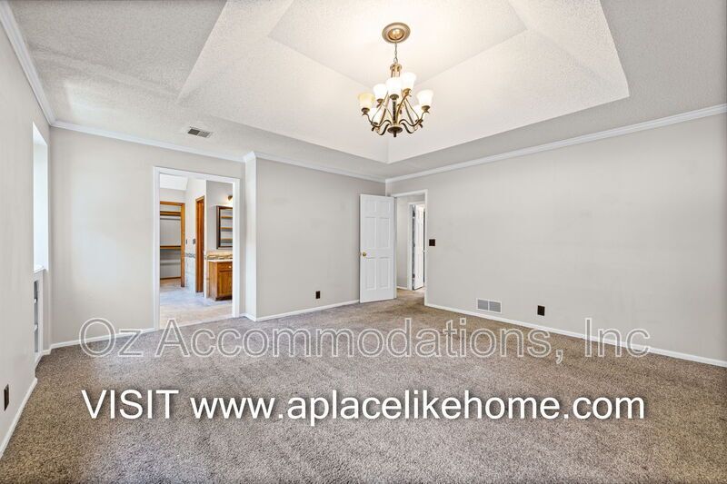 Spacious 4-Bedroom Home in Overland Park property image