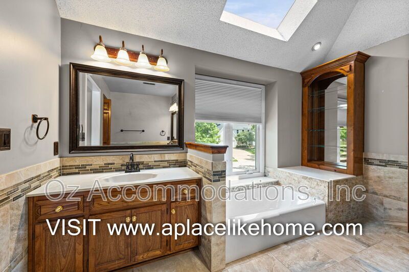 Spacious 4-Bedroom Home in Overland Park property image