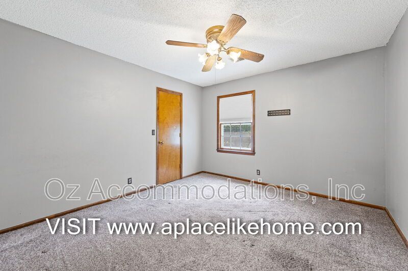 Spacious 4-Bedroom Home in Overland Park property image