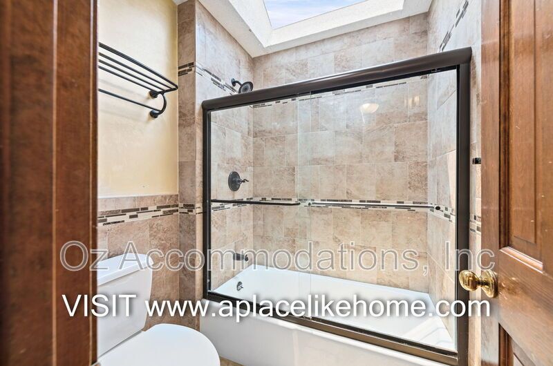 Spacious 4-Bedroom Home in Overland Park property image