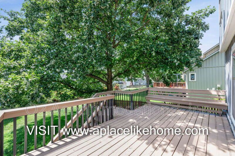 Spacious 4-Bedroom Home in Overland Park property image