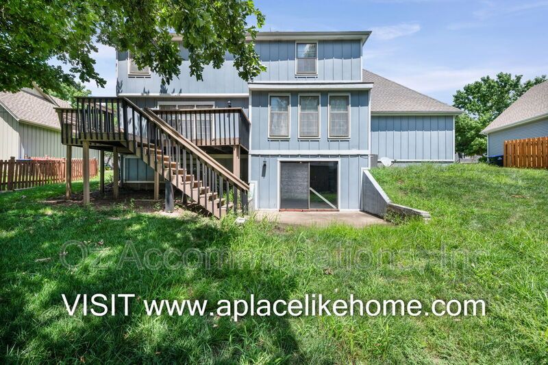 Spacious 4-Bedroom Home in Overland Park property image