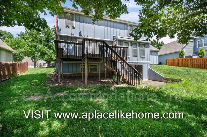 Spacious 4-Bedroom Home in Overland Park property image