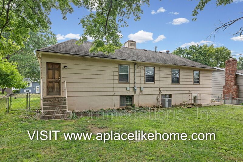 AVAILABLE NOW! 8810 Benson St. Overland Park. KS property image