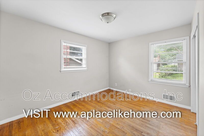 AVAILABLE NOW! 8810 Benson St. Overland Park. KS property image