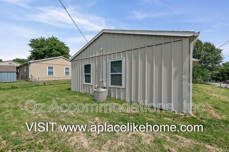 3310 Iroquois Ln Saint Joseph MO property image
