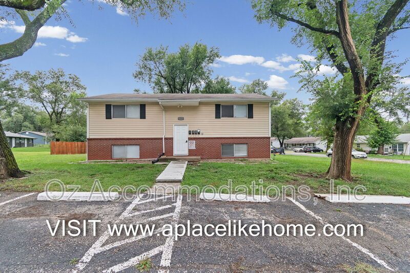 15204 Bellaire Ave, Apt A Grandview, MO 64030 property image