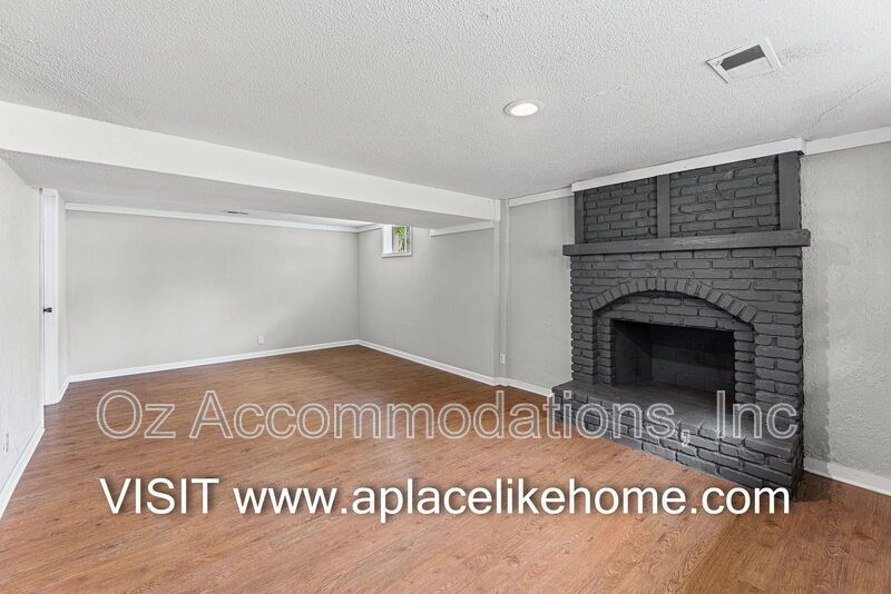 PRICE DROP!! 1105 W Elm Ter Olathe, KS 66061 property image
