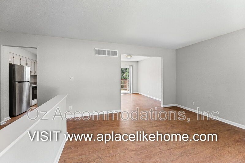 PRICE DROP!! 1105 W Elm Ter Olathe, KS 66061 property image