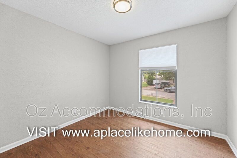 PRICE DROP!! 1105 W Elm Ter Olathe, KS 66061 property image