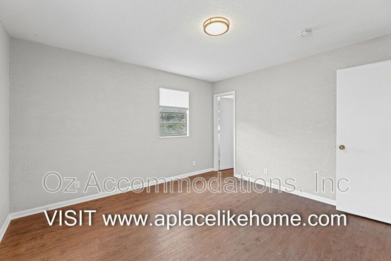 PRICE DROP!! 1105 W Elm Ter Olathe, KS 66061 property image