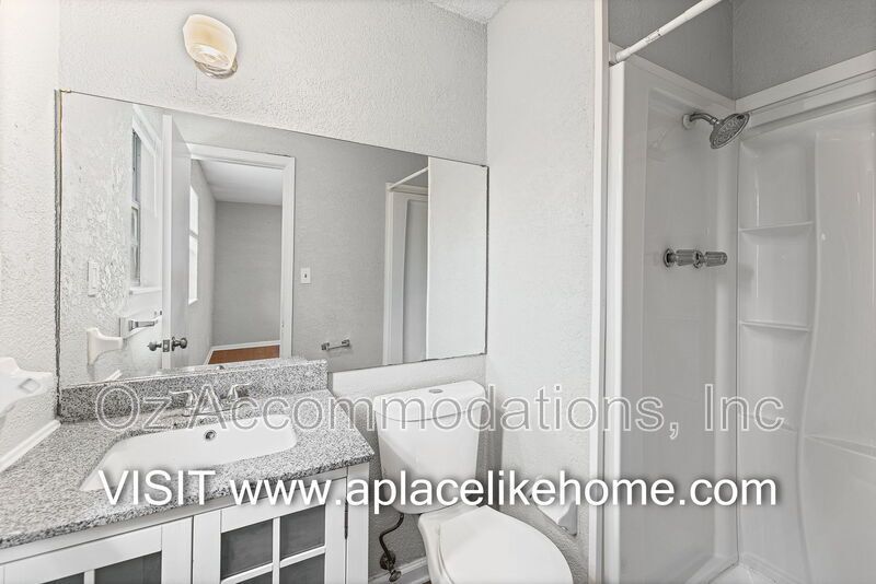 PRICE DROP!! 1105 W Elm Ter Olathe, KS 66061 property image