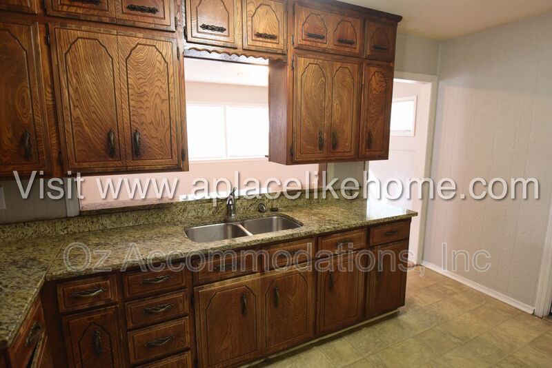 8918 E 74th St Raytown, MO 64133 property image