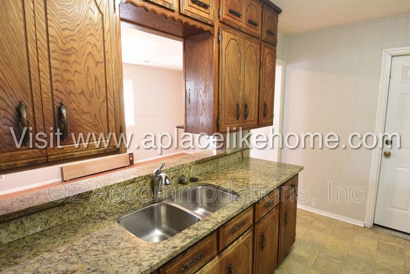 8918 E 74th St Raytown, MO 64133 property image
