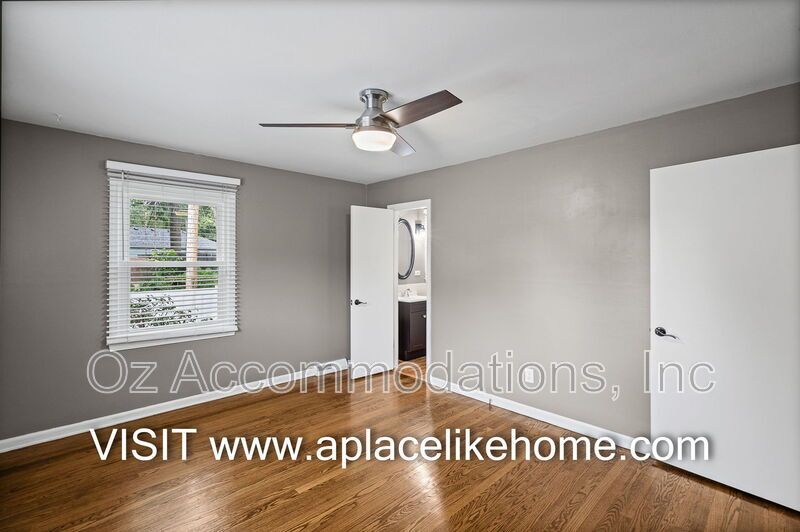 8870 Westbrooke Dr property image