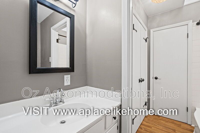 8870 Westbrooke Dr property image