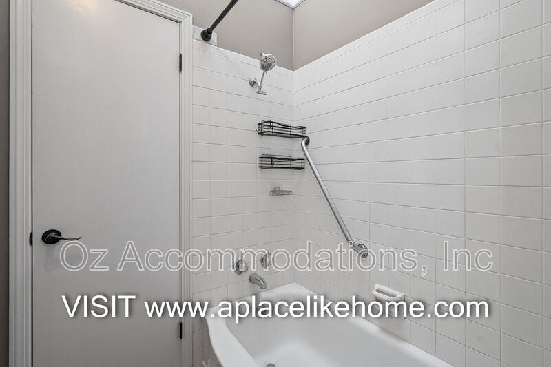 8870 Westbrooke Dr property image
