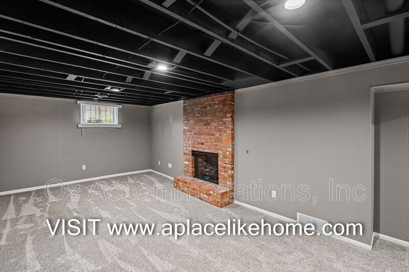 8870 Westbrooke Dr property image